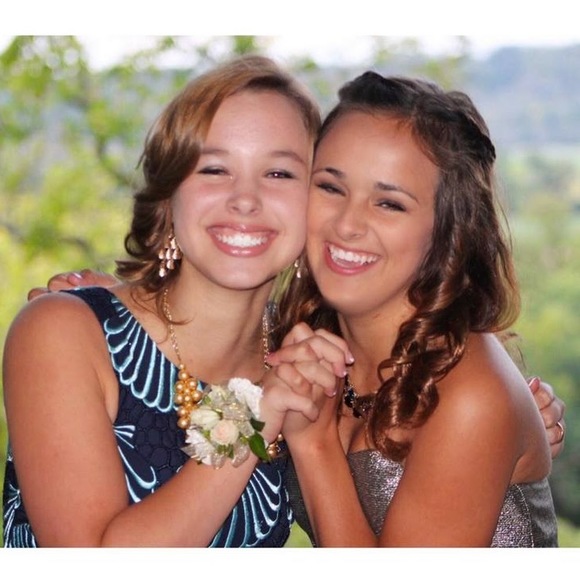 Meet your Posher, Kristen - Picture 1 of 1